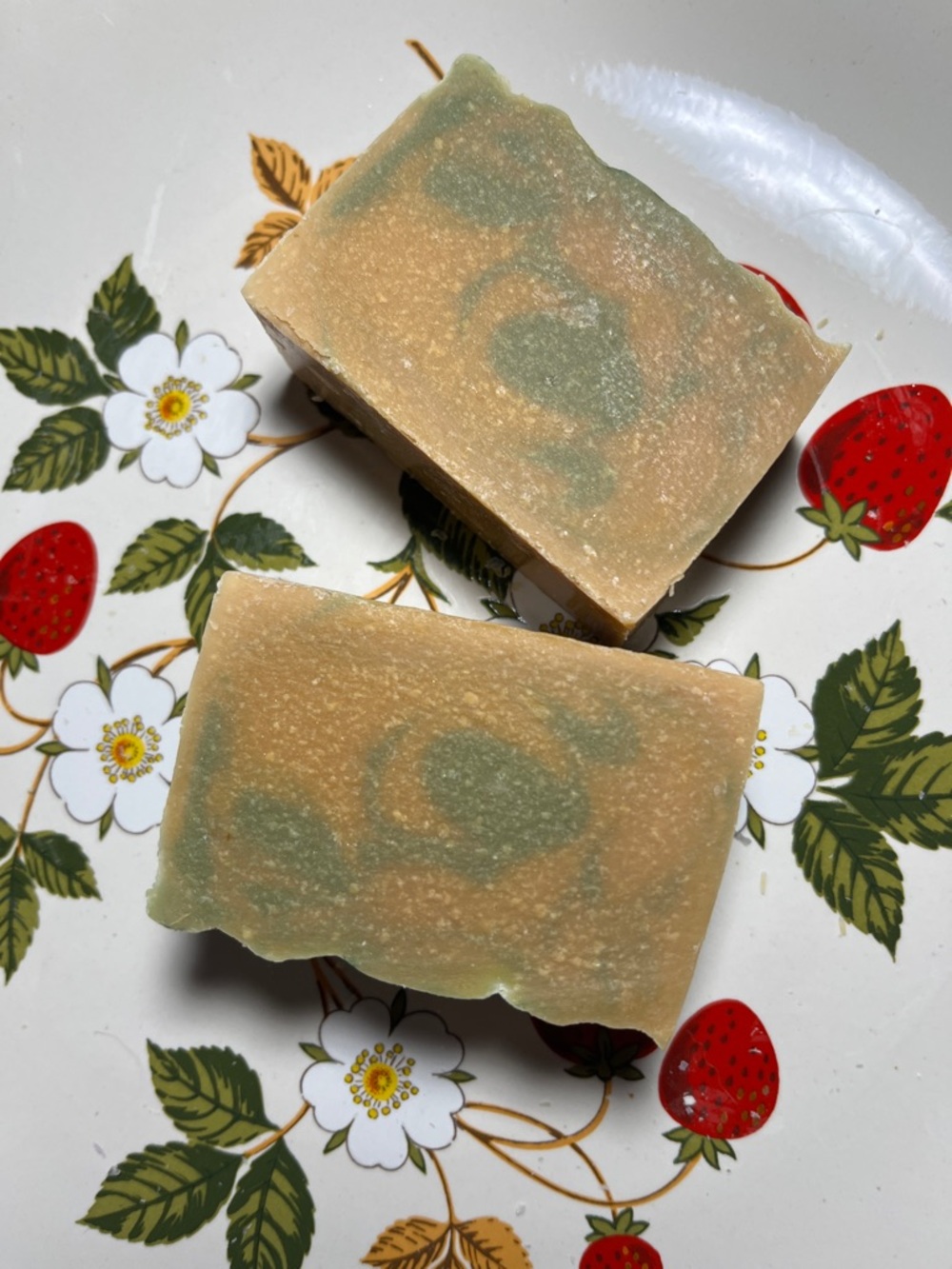 Herbal Lemon Goat Milk Soap Set - Picture 4 of 5